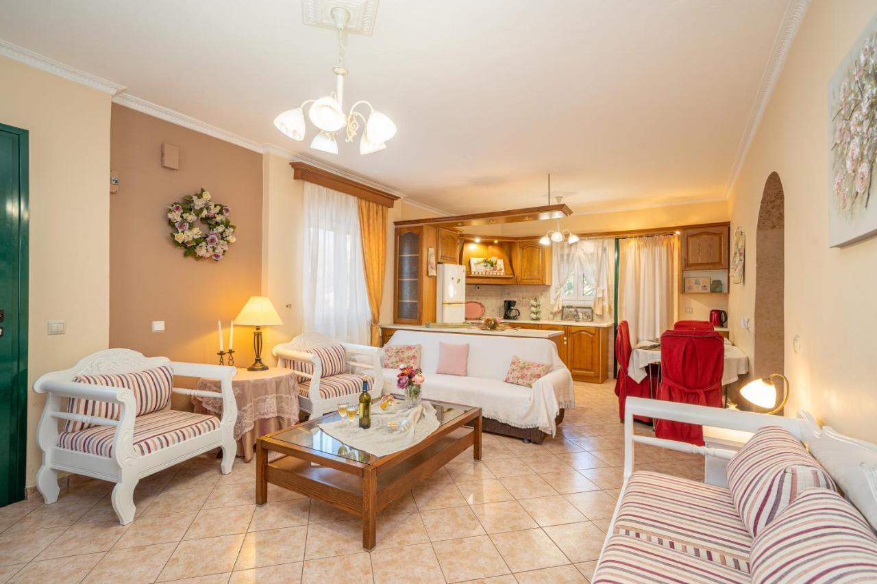 Artemis Superb 2 Bedroom Apartment 700 M Away From The Beach Minia Exterior photo