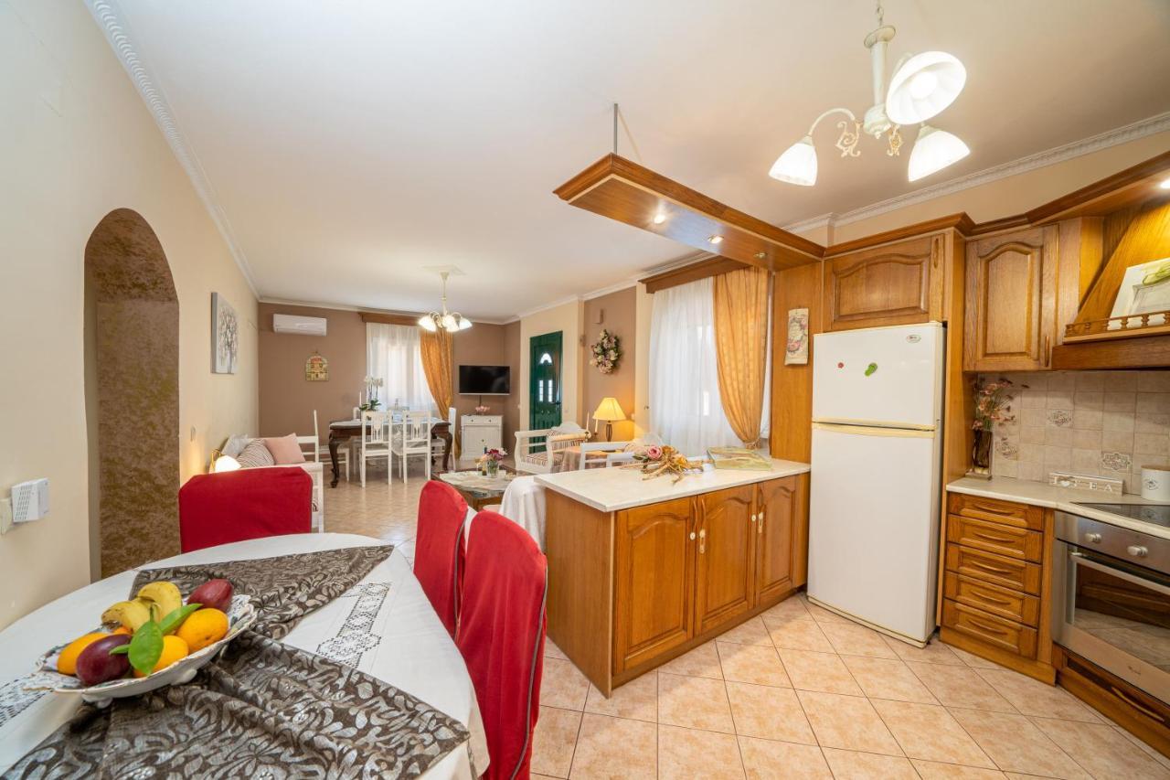 Artemis Superb 2 Bedroom Apartment 700 M Away From The Beach Minia Exterior photo